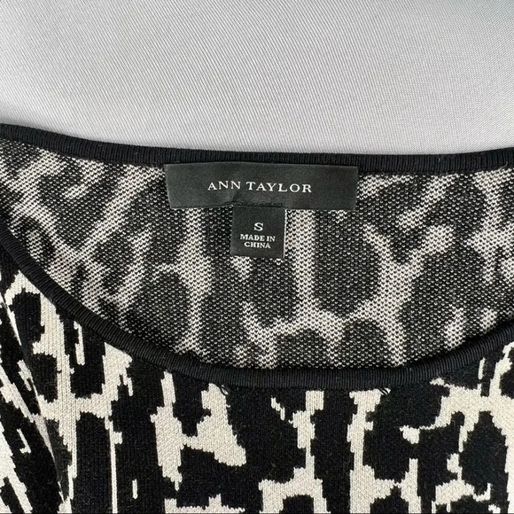 Ann Taylor Black and Cream Animal Print Structured Knit Top Size S - Picture 11 of 13